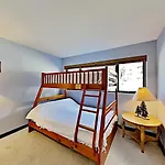 Great Condo With Free Shuttle To The Village!